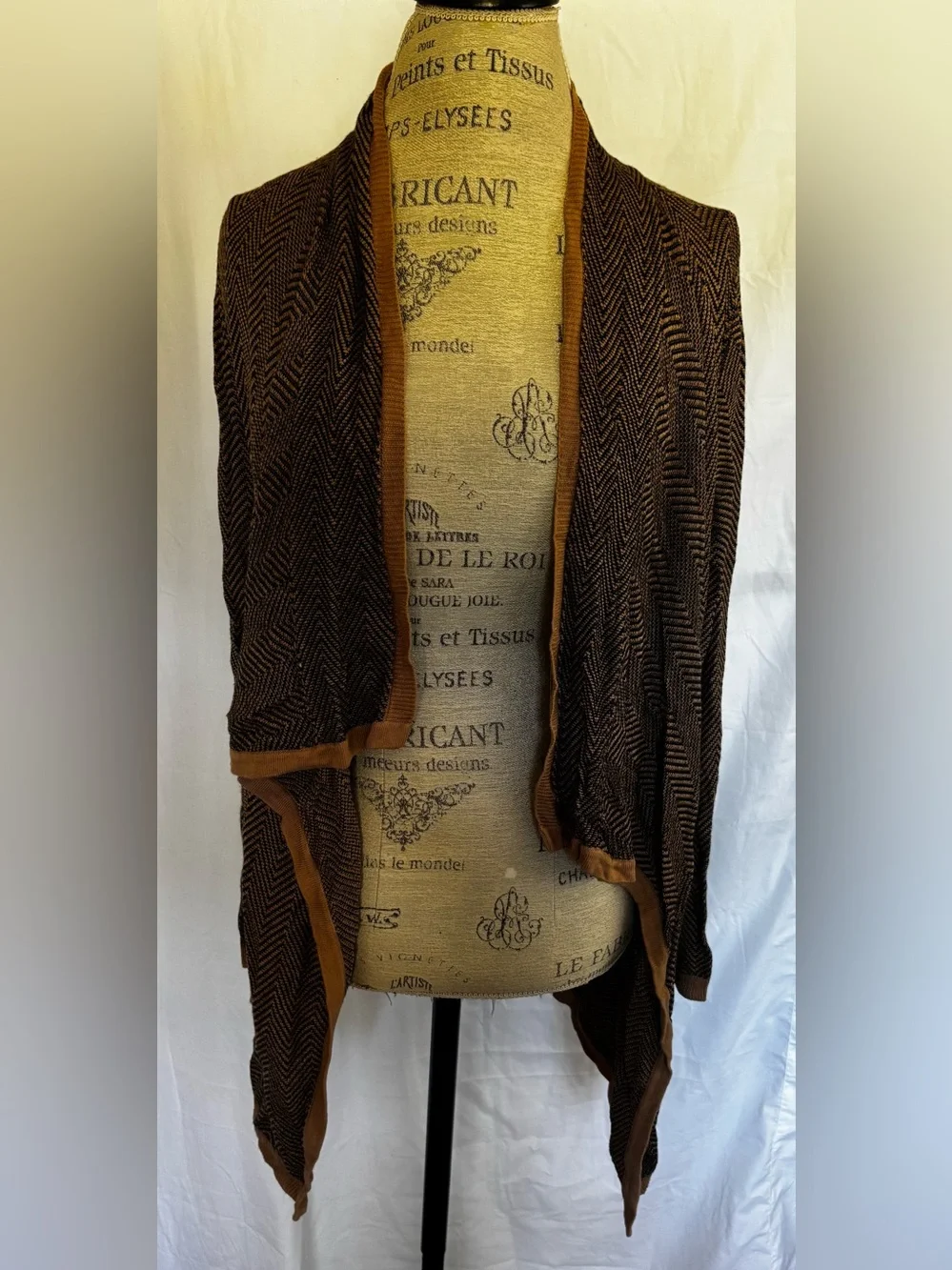 Fashion Avenue Women’s Open Front Handkerchief Hemline Cardigan in Tan Sz M